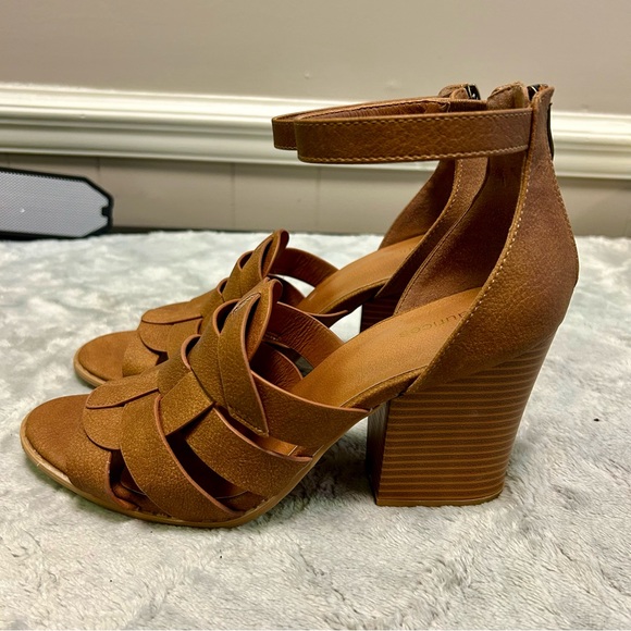 Maurices Sz 9.5 Brown Strappy Block Heel Sandals EUC - Picture 6 of 9